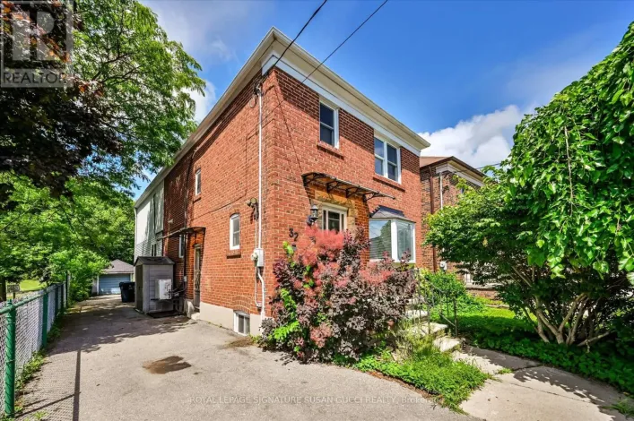 MAIN - 32 MARILYN CRESCENT, Toronto