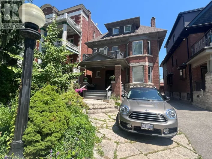 MAIN - 335 PALMERSTON BOULEVARD, Toronto