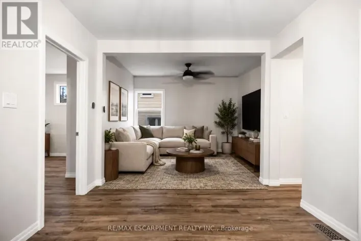 Duplex for rent: MAIN - 35 INKERMAN STREET, St. Thomas