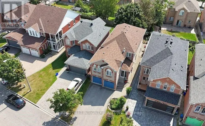 MAIN 37 SANDHAM CRESCENT, Markham