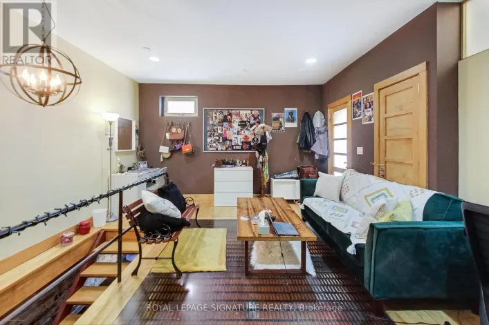 MAIN - 6 LITTLEHAYES LANE, Toronto