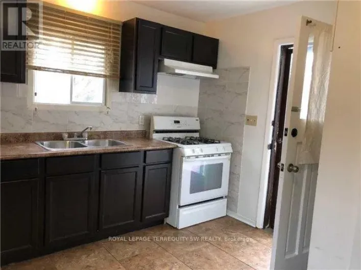 MAIN - 61 CEDAR DRIVE, Toronto