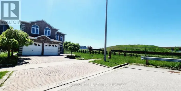 Duplex for rent: MAIN - 61 CHARTWAY BOULEVARD, Toronto