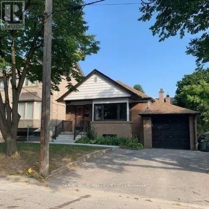 MAIN - 72 MCGILLIVRAY AVENUE, Toronto