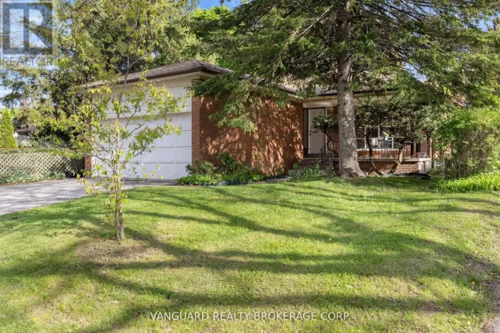 MAIN - 73 CENTRE AVENUE, Toronto