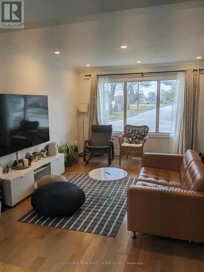MAIN - 85 RANSTONE GARDENS, Toronto