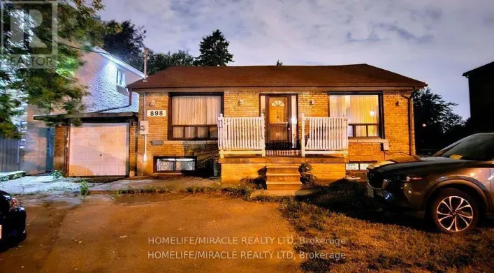 MAIN - 898 KENNEDY ROAD, Toronto
