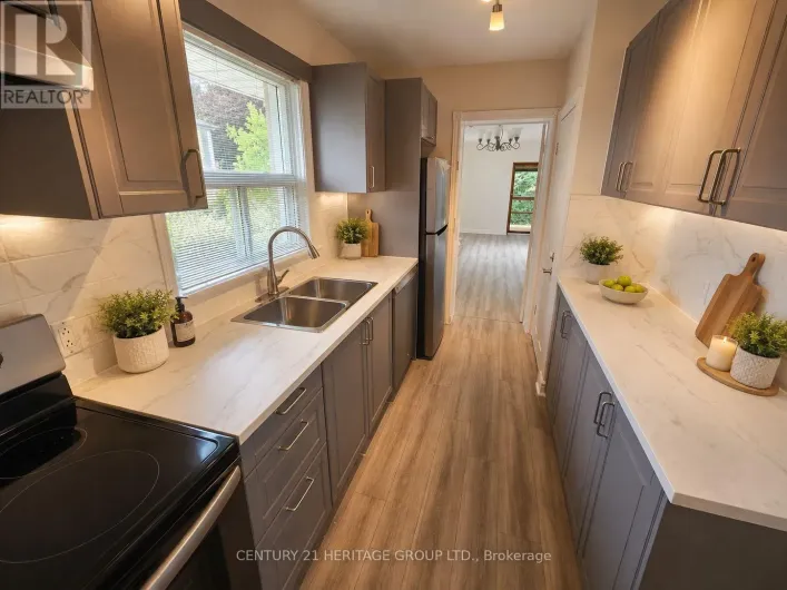 MAIN - 95 LUCAS STREET, Richmond Hill