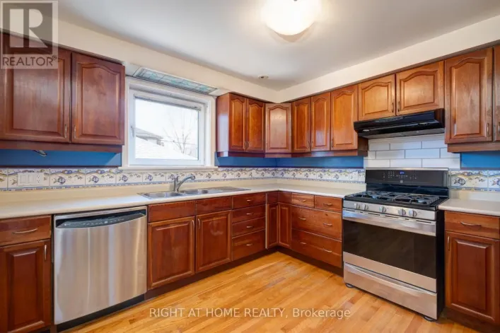 MAIN - 952 COXWELL AVENUE, Toronto