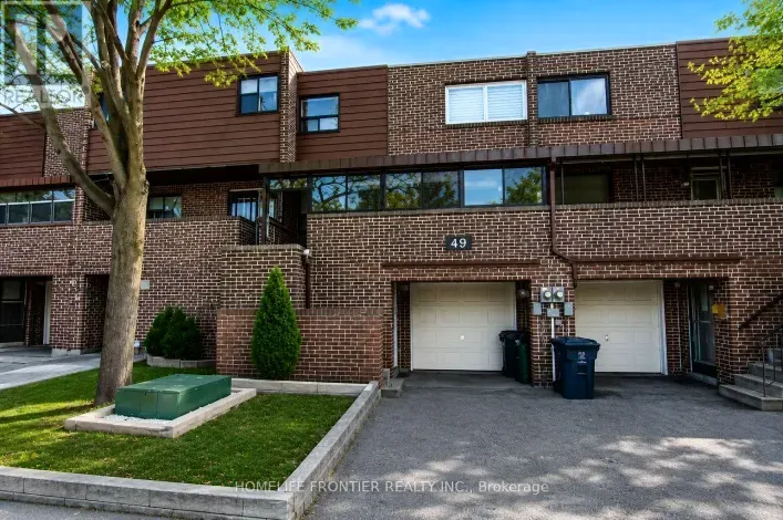 MAIN AND UPPER LEVEL - 49 RED ROBINWAY, Toronto