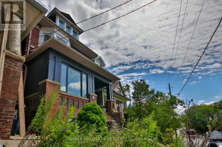 MAIN FL - 639 BROADVIEW AVENUE, Toronto