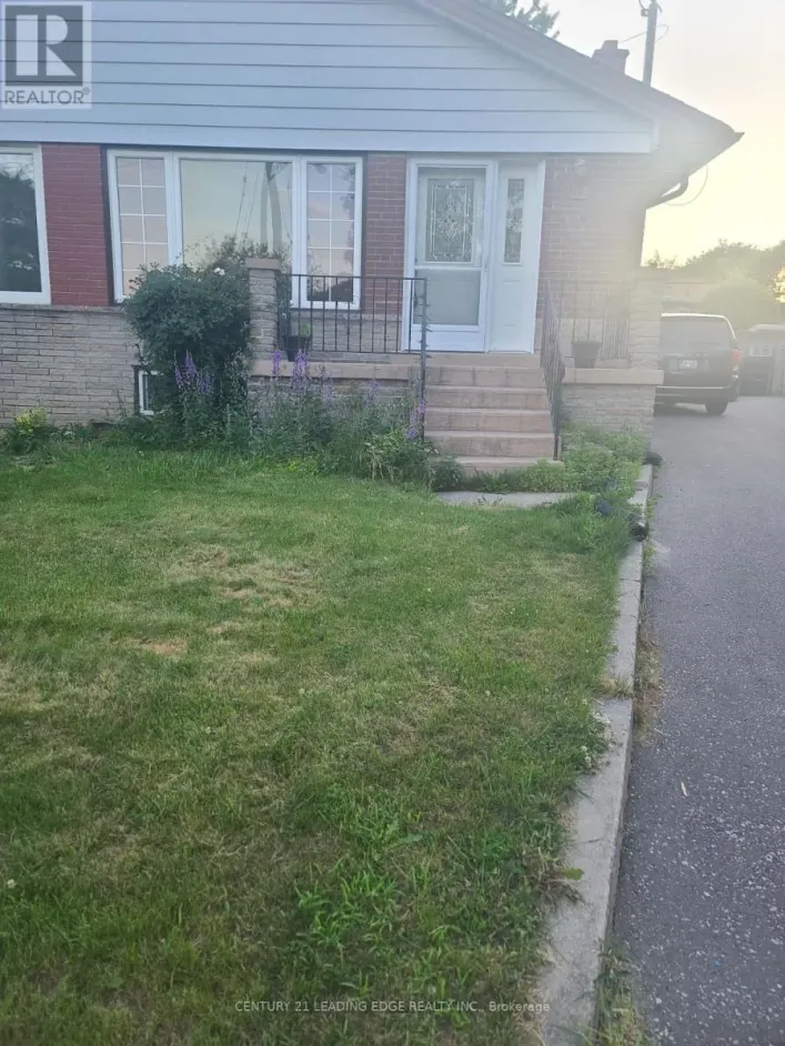 MAIN FLOOR - 108 ROCHMAN BOULEVARD, Toronto