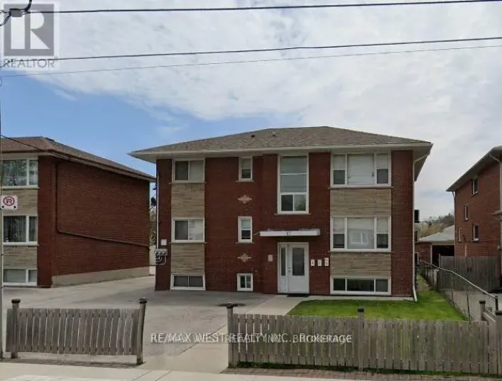 MAIN FLOOR - 15 MANITOBA STREET, Toronto