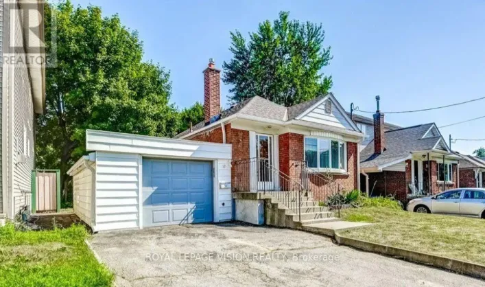 MAIN FLOOR - 17 DYSON BOULEVARD, Toronto