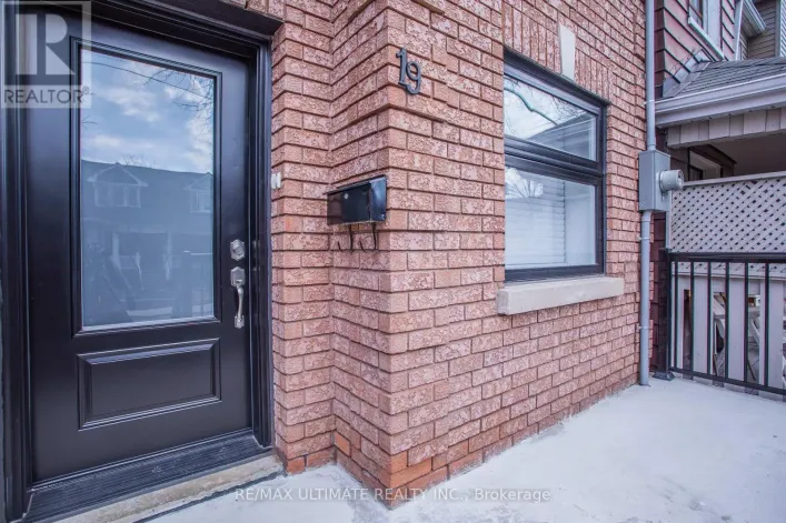 MAIN FLOOR - 19 BARTLETT AVENUE, Toronto