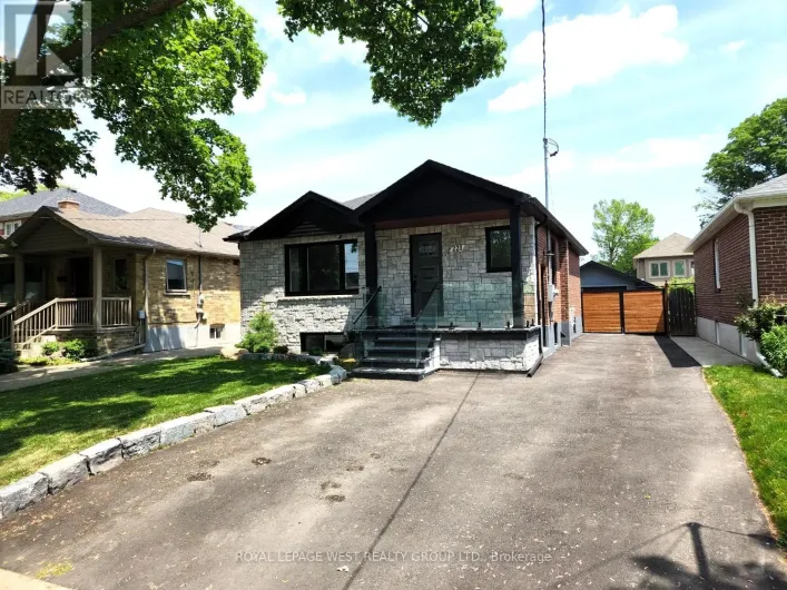 MAIN FLOOR - 221 THIRTIETH STREET, Toronto