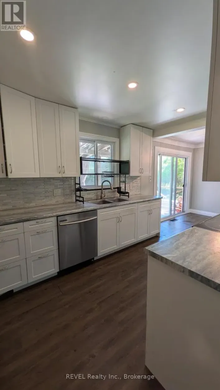 MAIN FLOOR - 3204 SAINT PAUL AVENUE, Niagara Falls