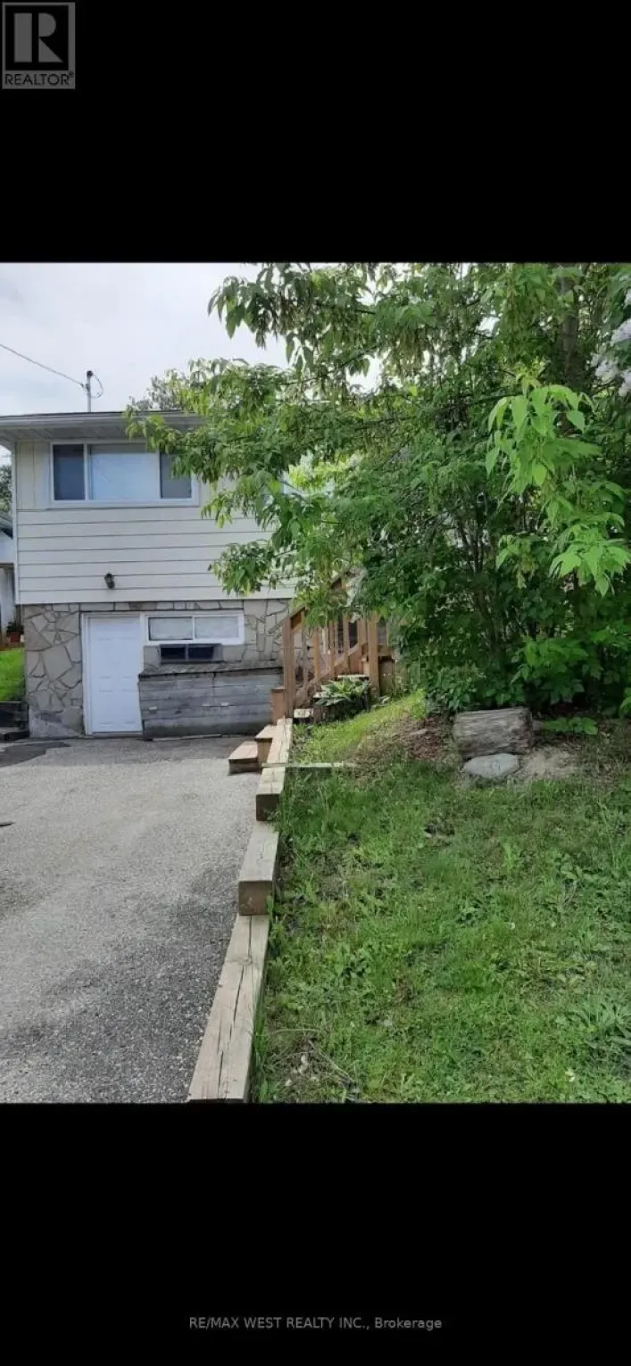 MAIN FLOOR - 336 ONTARIO STREET, Newmarket