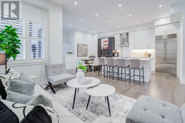 MAIN HOUSE - 33 GOLDEN FERN STREET, Markham