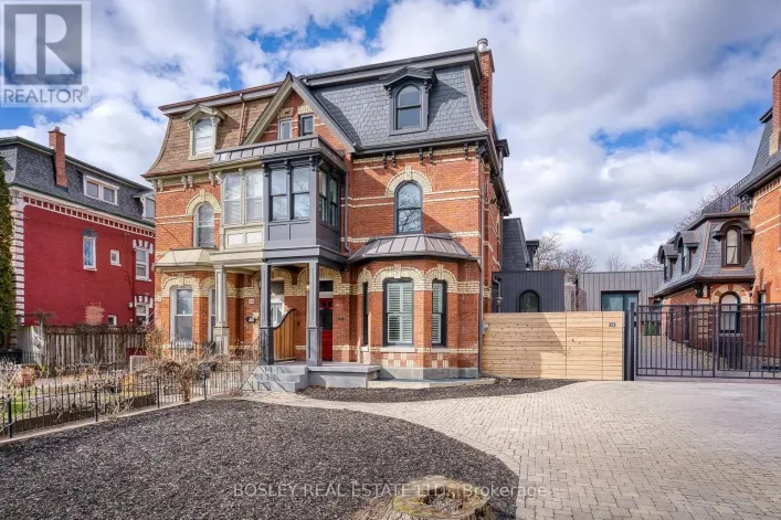 (MAIN HOUSE) - 34 BEACONSFIELD AVENUE, Toronto