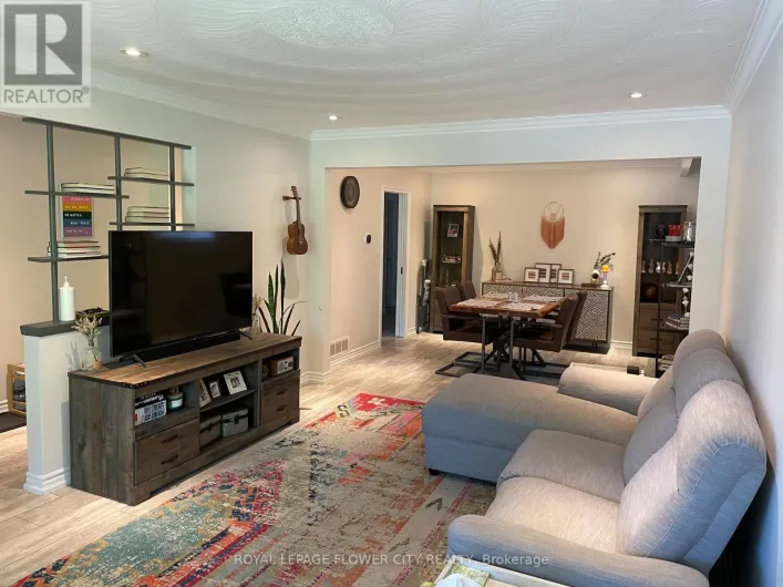 MAIN LEVEL - 62 EDMONTON ROAD, Toronto