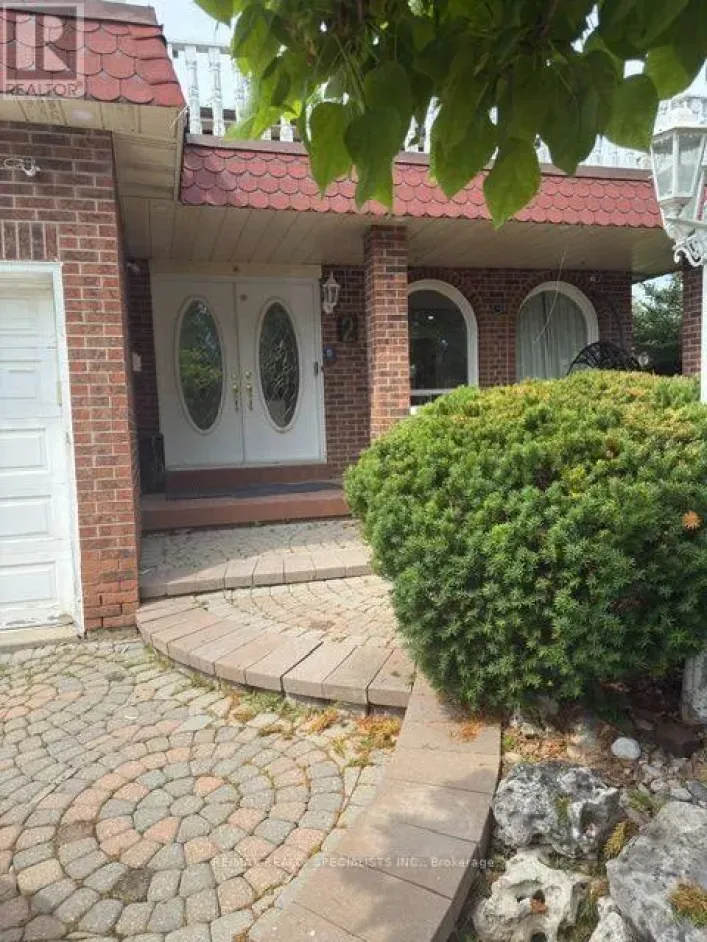 (MAIN & UPPER) - 2 PEPPERWOOD PLACE, Brampton