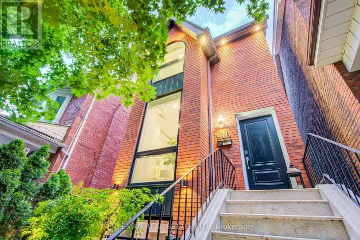 MAIN&2ND FLOOR - 916 MANNING AVENUE, Toronto