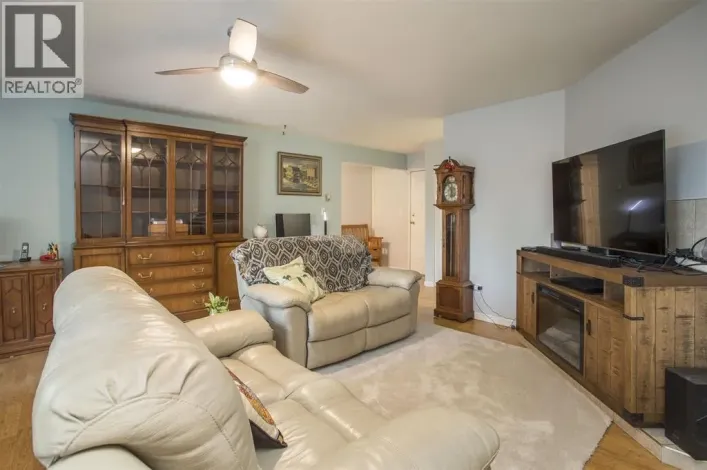 Main-9890 LYNDHURST STREET, Burnaby