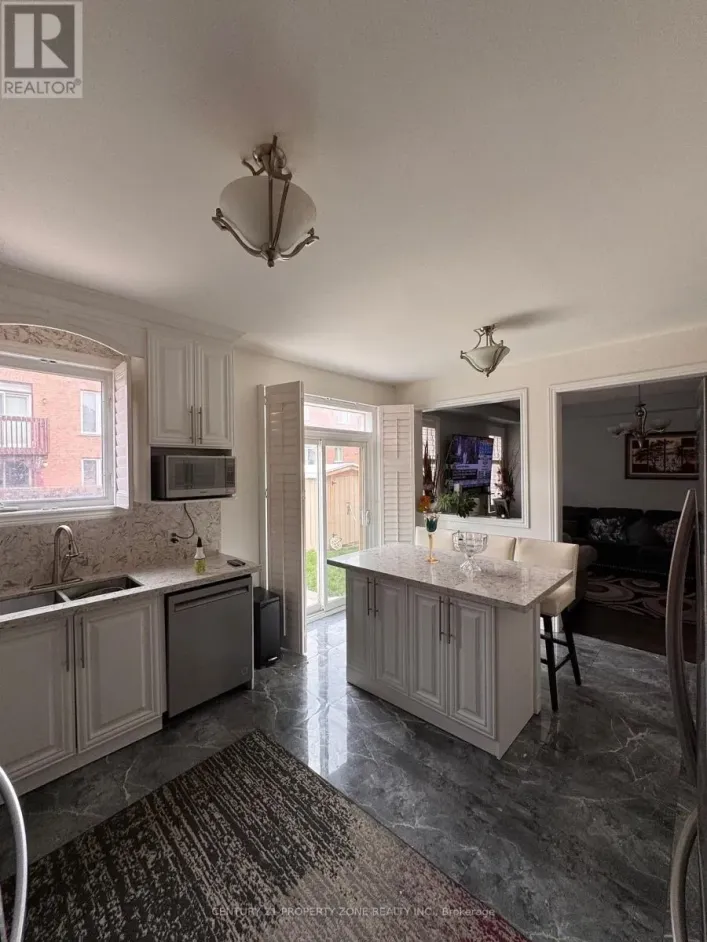 MASTER BEDROOM - 33 GAMSON CRESCENT, Brampton