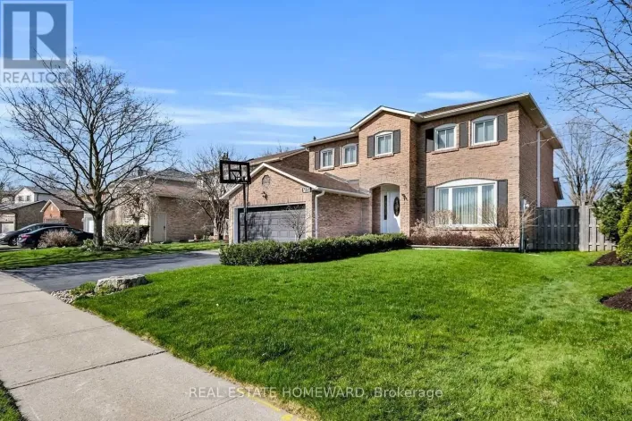 MASTER BEDROOM - 784 HILL GATE, Newmarket