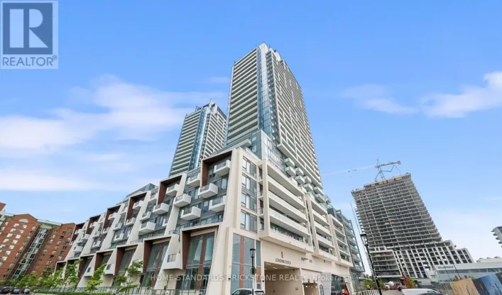 N2208 - 7 GOLDEN LION HEIGHTS, Toronto