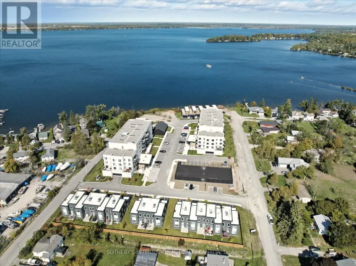 PENTHOUSE 1 - 19A WEST STREET N, Kawartha Lakes