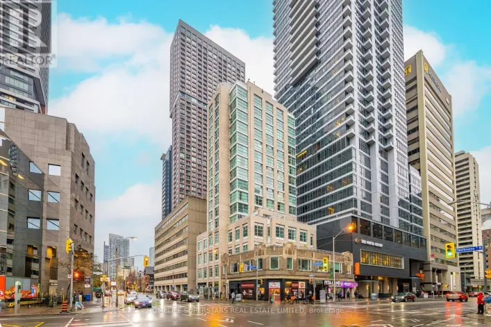 PH 3 - 409 BLOOR STREET E, Toronto