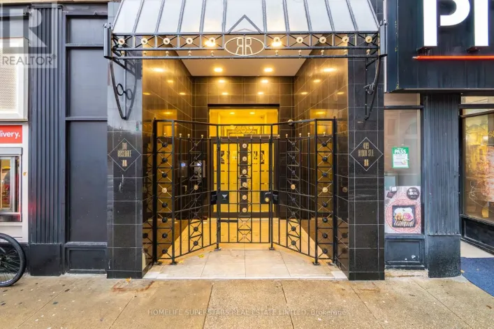 PH 3 - 409 BLOOR STREET E, Toronto