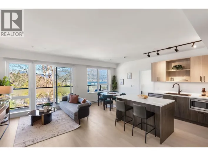 PH 608 2002 ST. GEORGE STREET, Port Moody