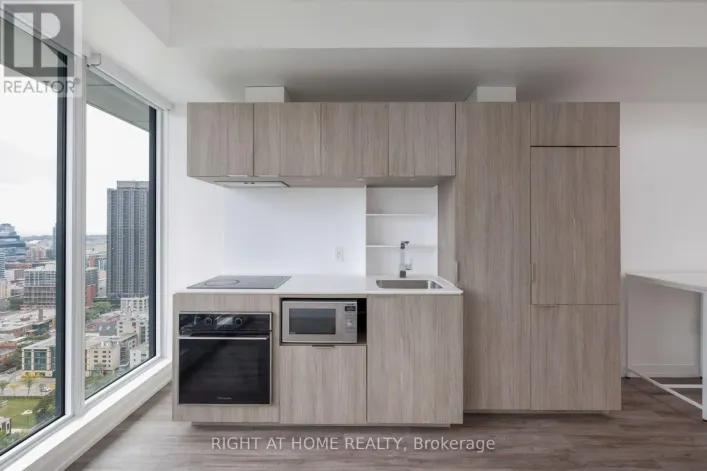 Apartment for rent: PH09 - 77 SHUTER STREET, Toronto