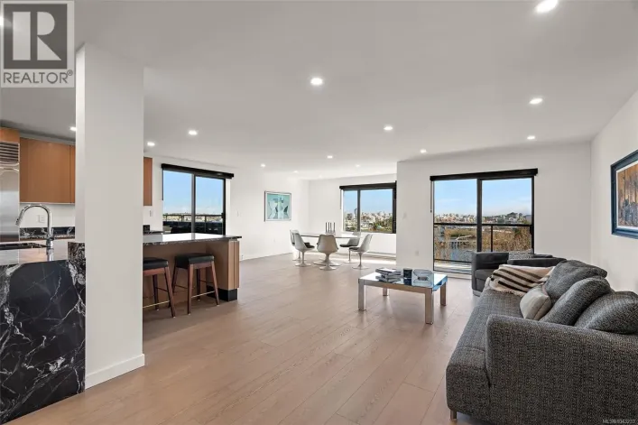 PH1 103 Gorge Rd E, Victoria