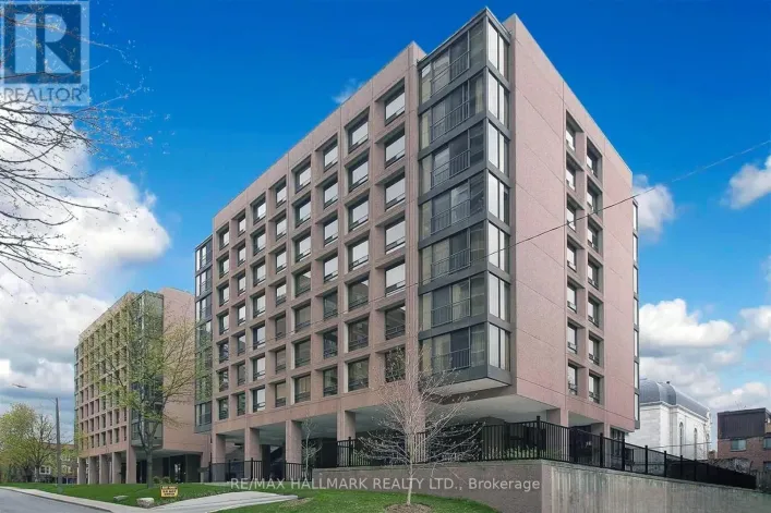 PH10 - 447 WALMER ROAD, Toronto
