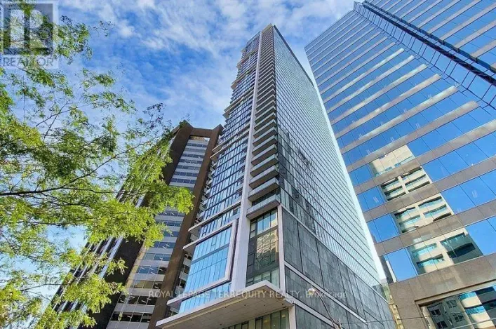 PH101 - 426 UNIVERSITY AVENUE, Toronto