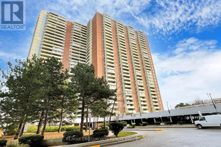 PH18 - 5 MASSEY SQUARE, Toronto