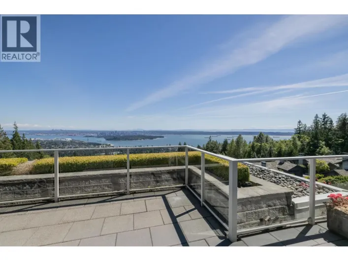 PH2 2200 CHIPPENDALE ROAD, West Vancouver