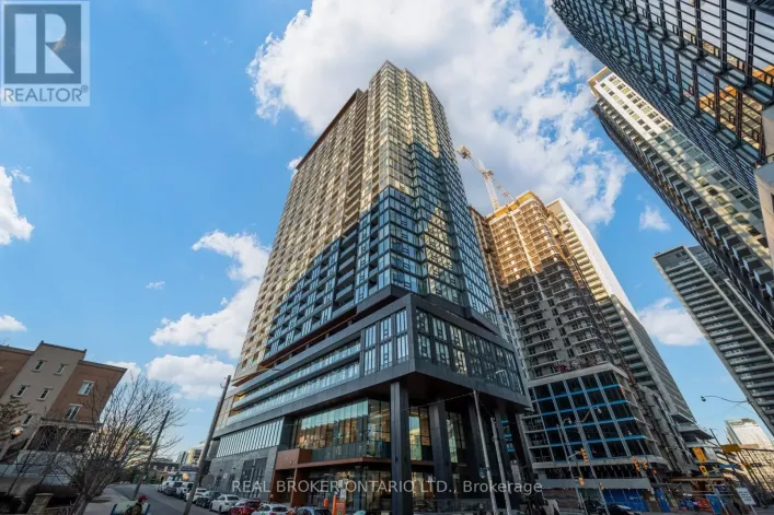 PH21 - 19 WESTERN BATTERY ROAD, Toronto