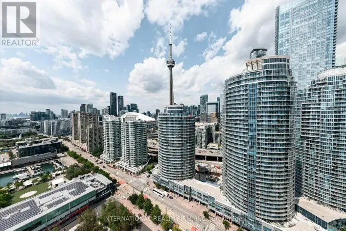 Apartment for sale: PH4 - 218 QUEENS QUAY W, Toronto