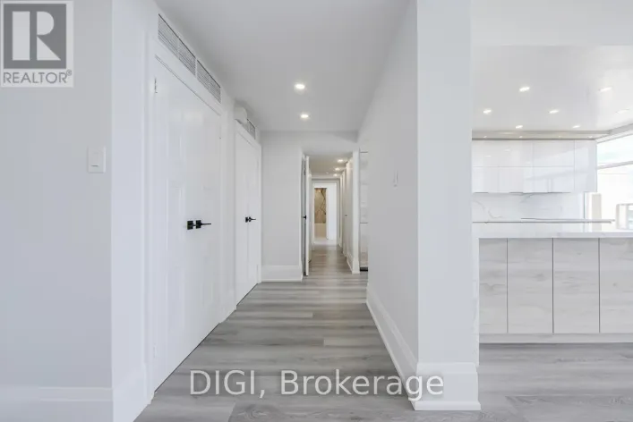 PH4 - 400 WALMER ROAD, Toronto