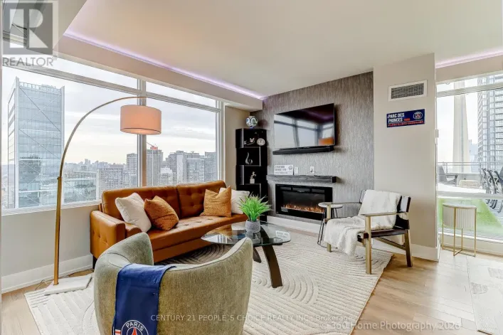 PH5201 - 25 TELEGRAM MEWS, Toronto