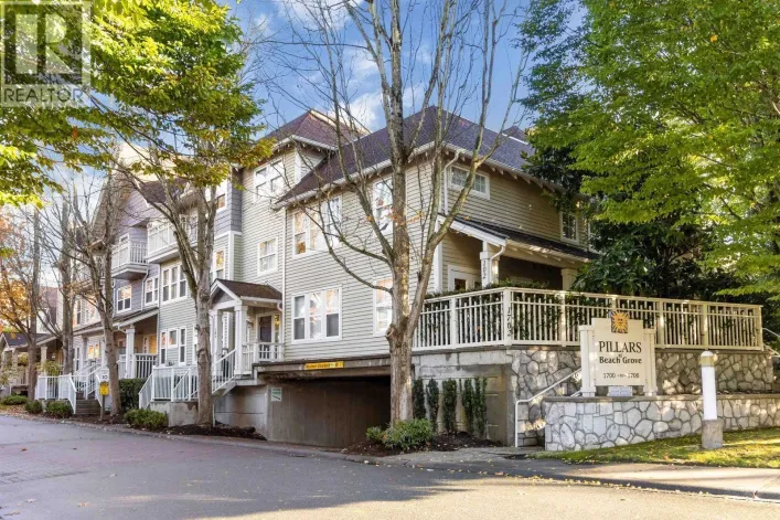 PH6 1702 56 STREET, Delta