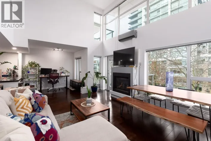 PH7 1288 CHESTERFIELD AVENUE, North Vancouver