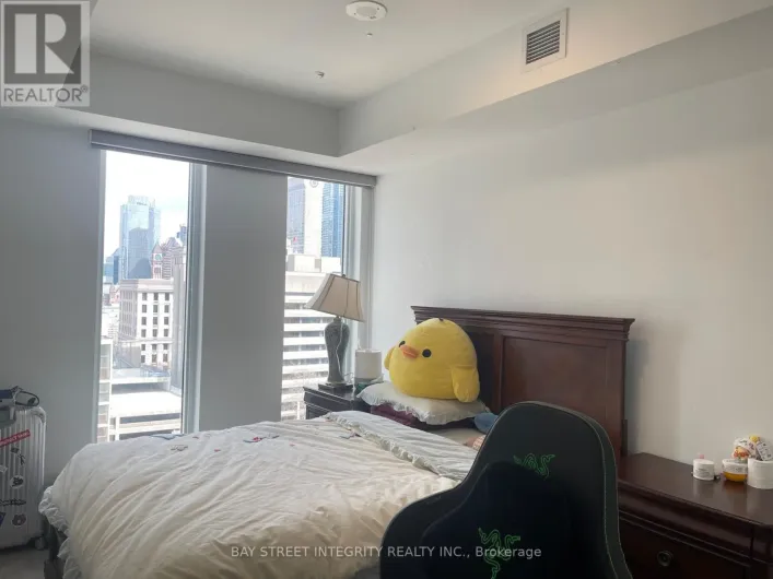 PH8 - 50 MCCAUL STREET, Toronto