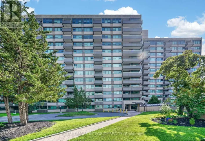 PH8 - 555 BRITTANY DRIVE, Ottawa