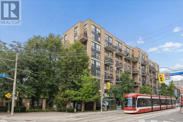 PH811 - 800 KING STREET W, Toronto